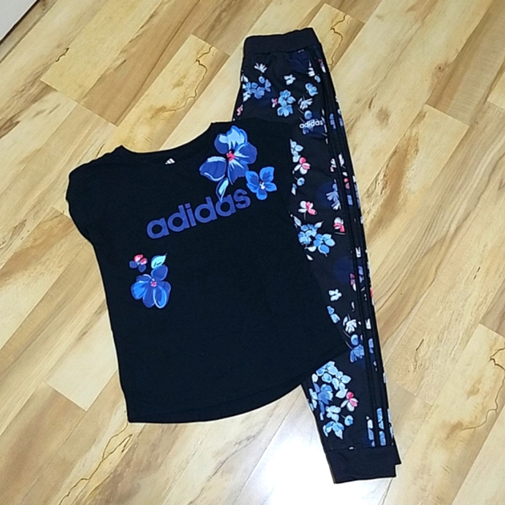 Adidas set.